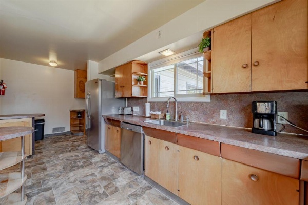 Classy Craftsman image 10