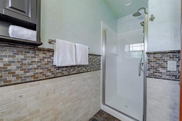 Classy Craftsman image 17