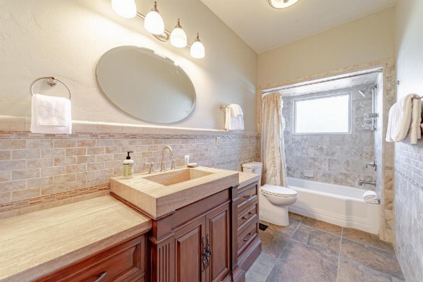 Classy Craftsman image 19