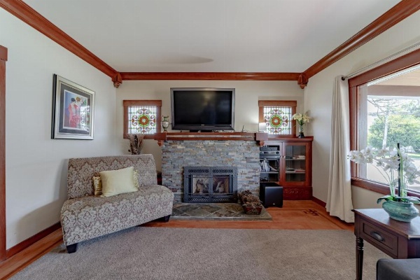 Classy Craftsman image 20