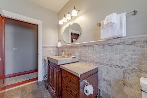 Classy Craftsman image 22