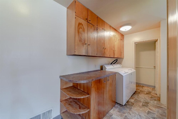 Classy Craftsman image 28