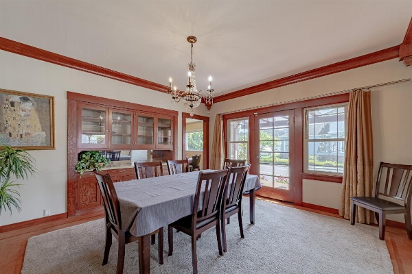 Classy Craftsman Main image