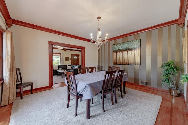 Classy Craftsman image 4