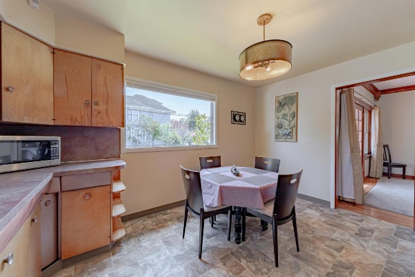 Classy Craftsman image 7