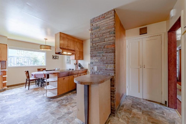 Classy Craftsman image 9